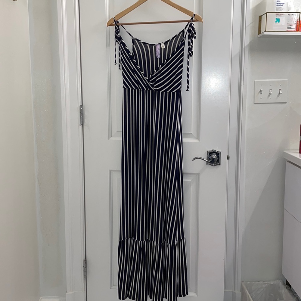 Alya Dress